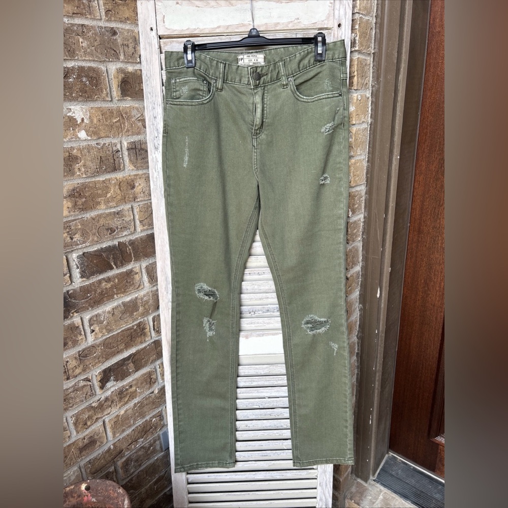 Free People Olive Green Distressed Jeans Size 29 Skinny Leg.